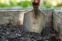 Raised planting bed